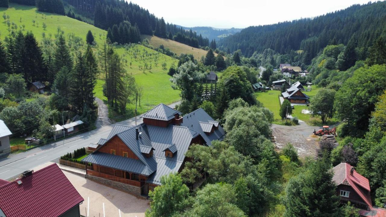 Velké Karlovice Apartmany Jezerne מראה חיצוני תמונה