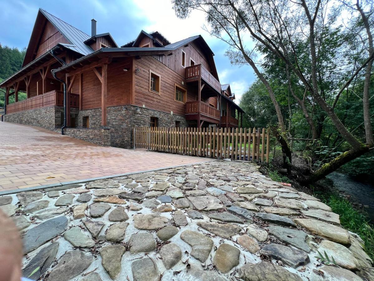 Velké Karlovice Apartmany Jezerne מראה חיצוני תמונה