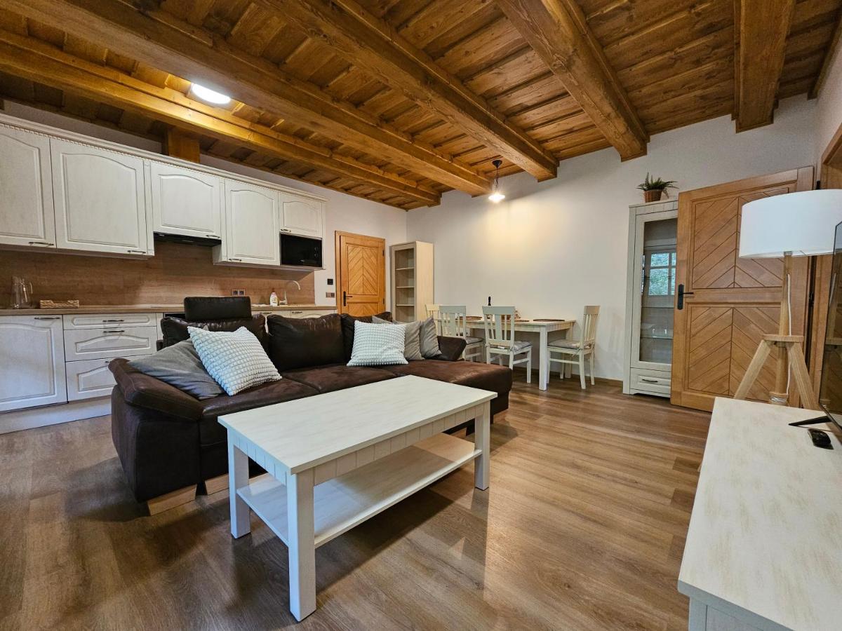 Velké Karlovice Apartmany Jezerne מראה חיצוני תמונה