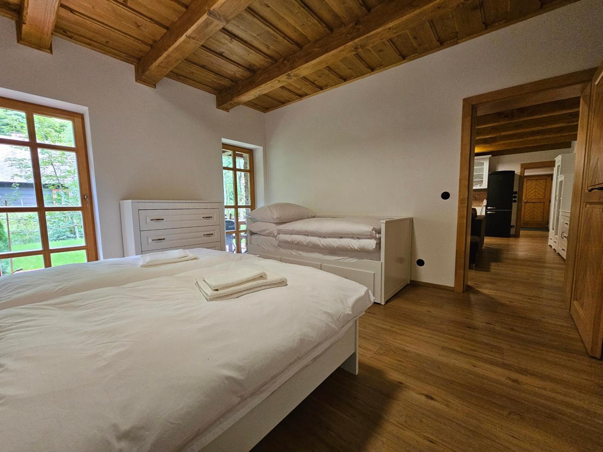 Velké Karlovice Apartmany Jezerne מראה חיצוני תמונה