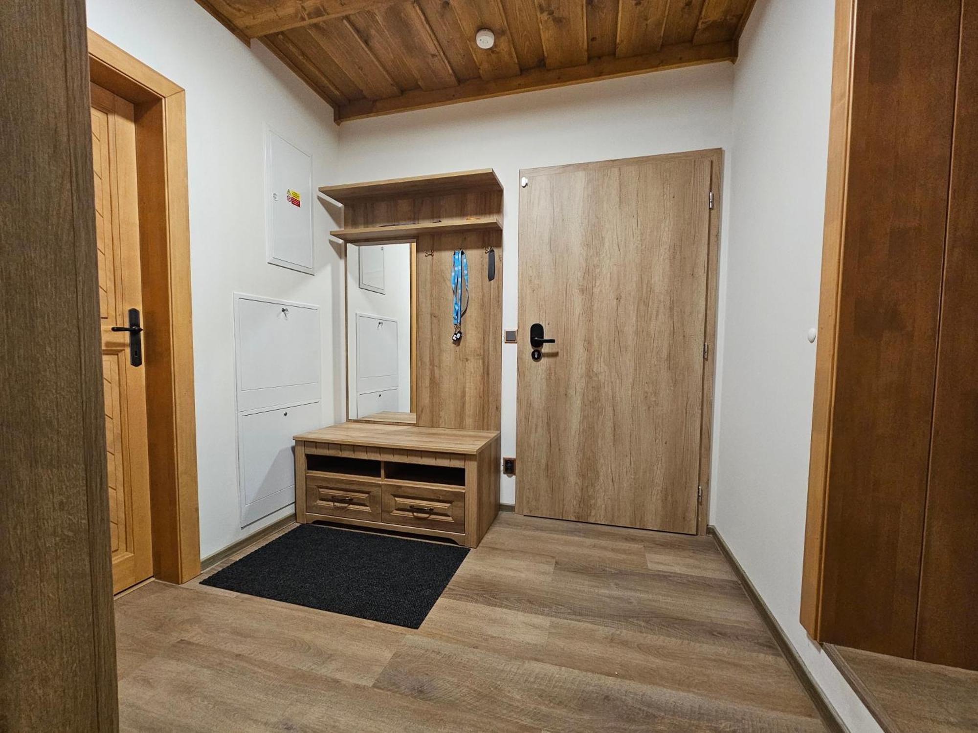 Velké Karlovice Apartmany Jezerne חדר תמונה