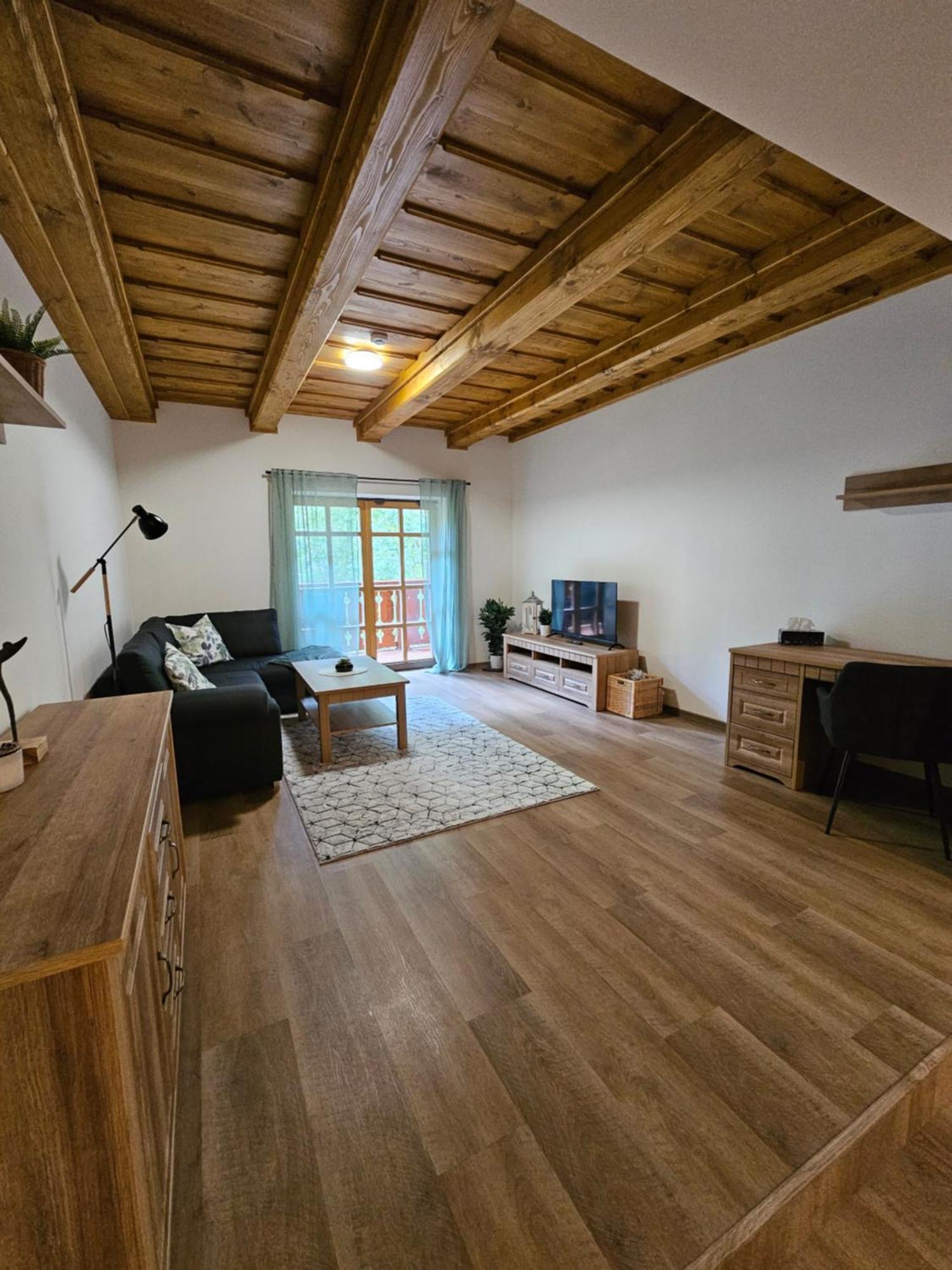 Velké Karlovice Apartmany Jezerne חדר תמונה