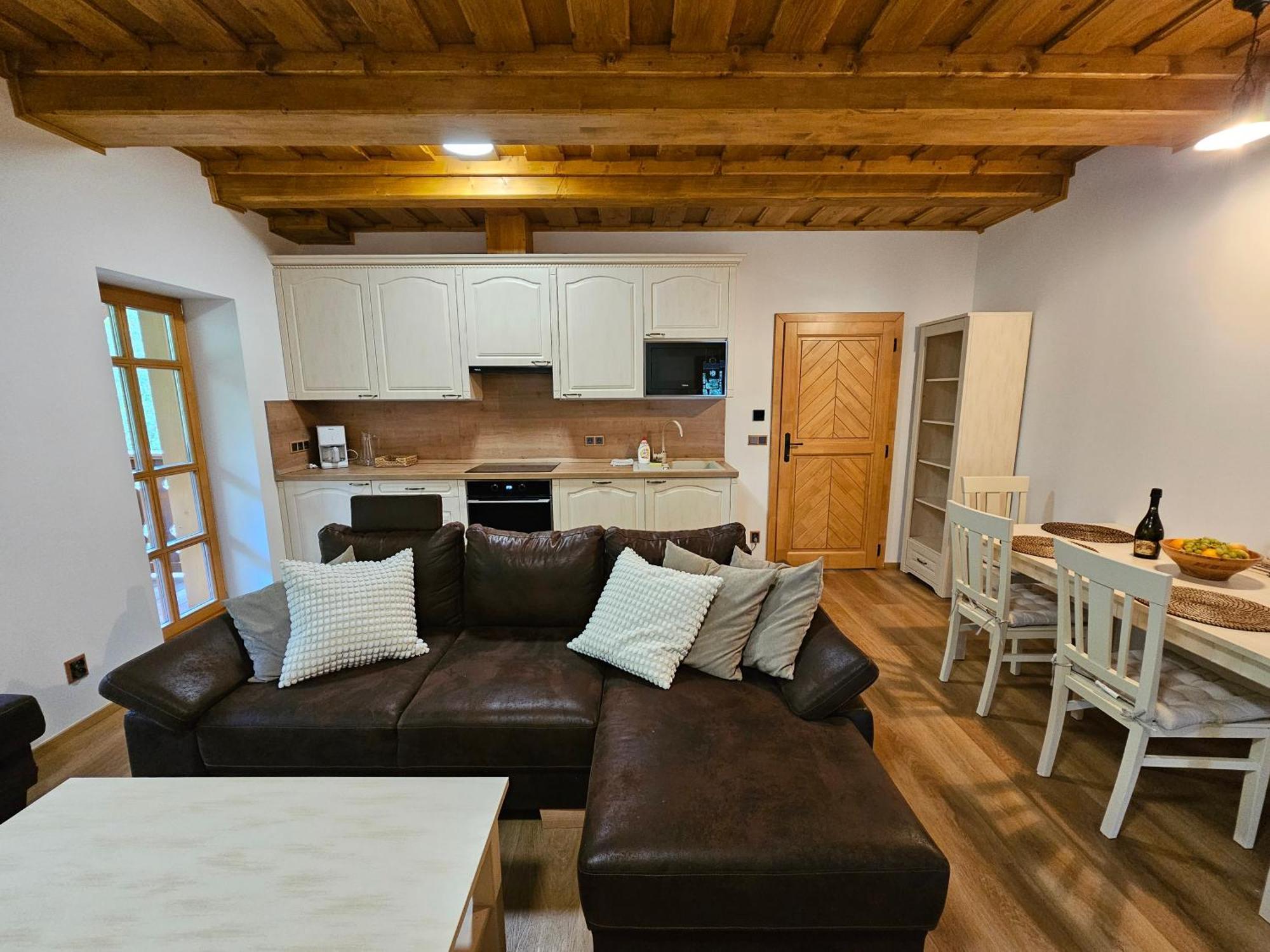 Velké Karlovice Apartmany Jezerne חדר תמונה